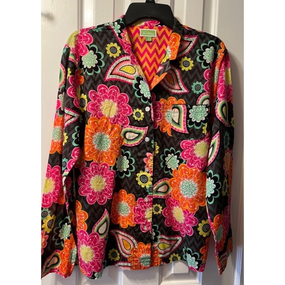 SOLD Vera Bradley Beautiful Floral All Day Wear Blouse - Picture 10 of 10
